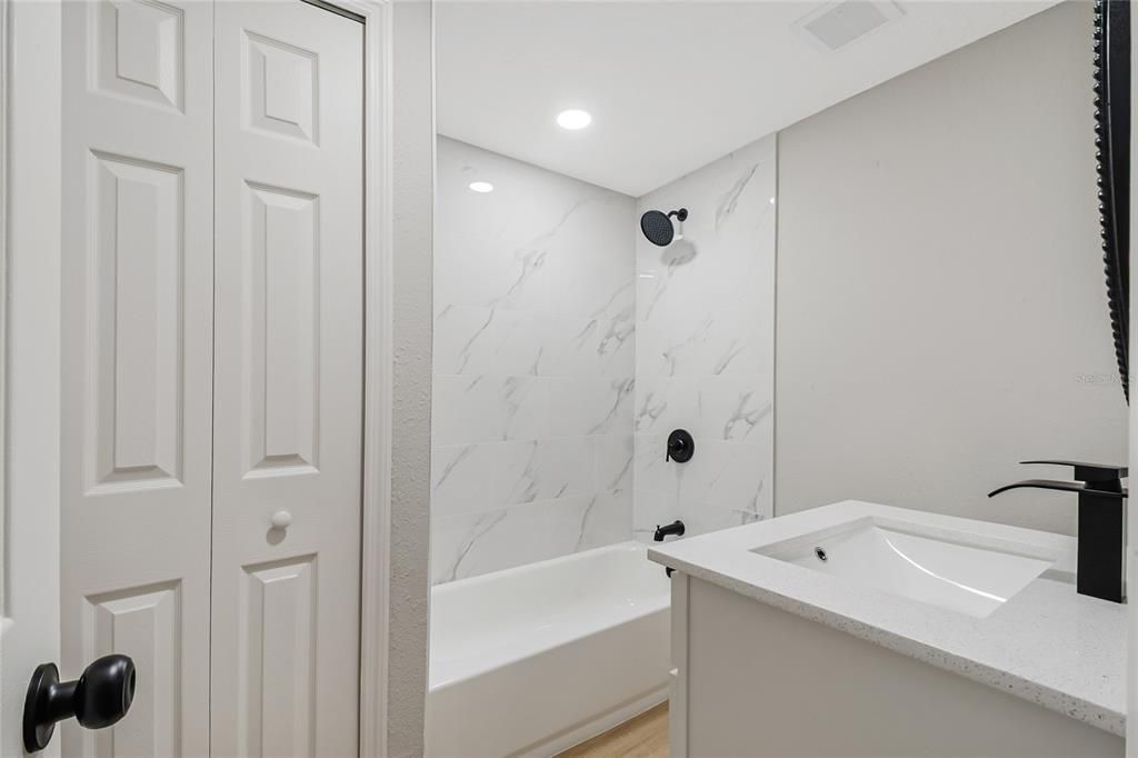 En Venta: $250,000 (2 camas, 2 baños, 782 Pies cuadrados)