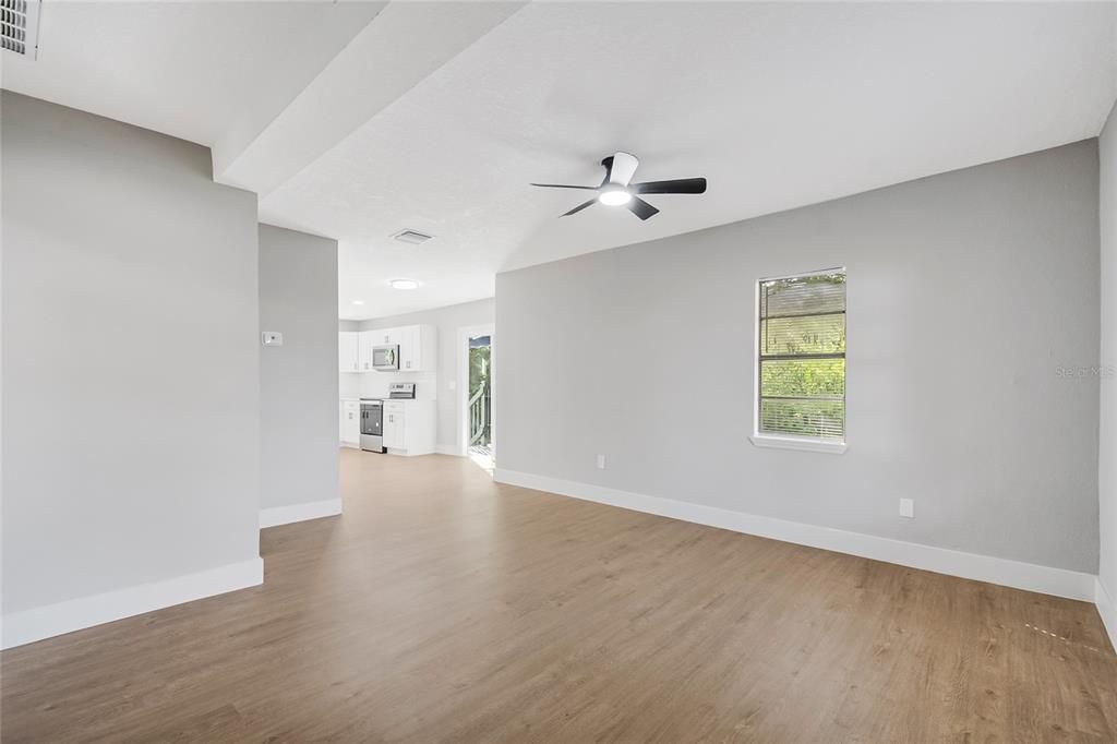 En Venta: $250,000 (2 camas, 2 baños, 782 Pies cuadrados)