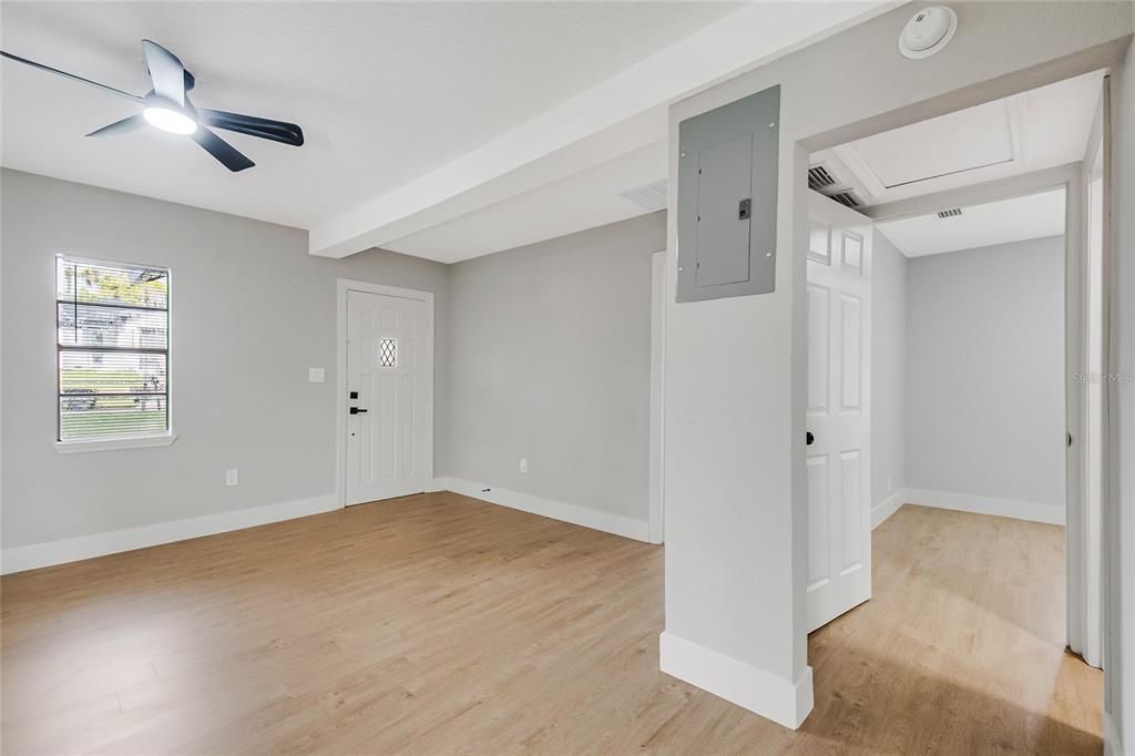 En Venta: $250,000 (2 camas, 2 baños, 782 Pies cuadrados)
