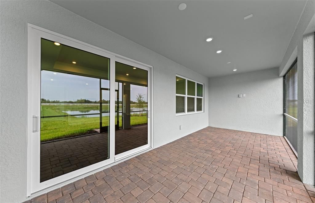 For Sale: $474,990 (2 beds, 2 baths, 1943 Square Feet)