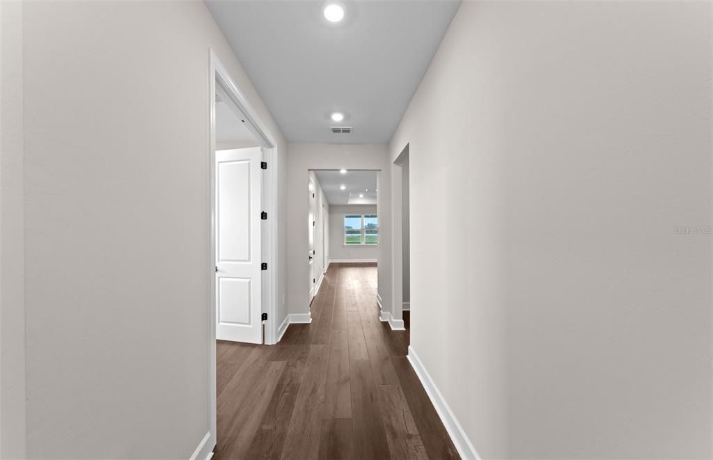 For Sale: $474,990 (2 beds, 2 baths, 1943 Square Feet)