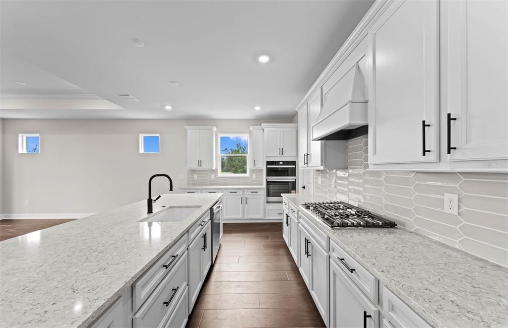 For Sale: $474,990 (2 beds, 2 baths, 1943 Square Feet)