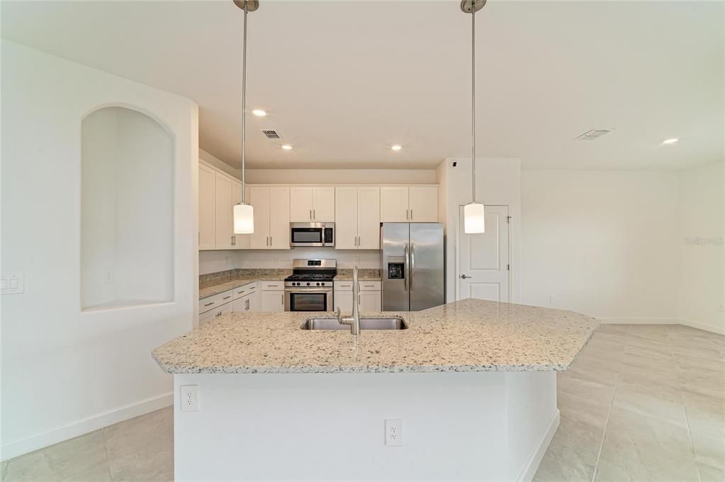 For Sale: $600,000 (4 beds, 2 baths, 2239 Square Feet)