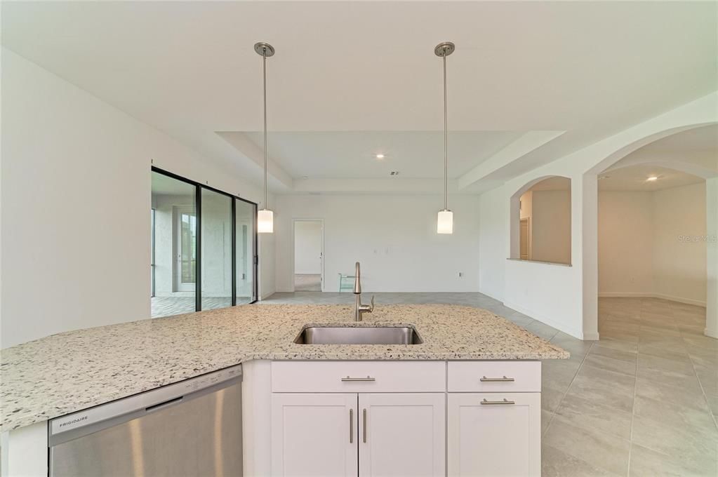 For Sale: $600,000 (4 beds, 2 baths, 2239 Square Feet)