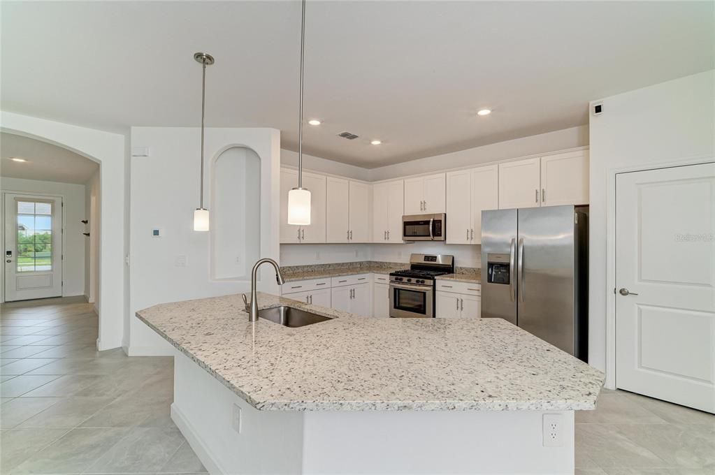 For Sale: $600,000 (4 beds, 2 baths, 2239 Square Feet)