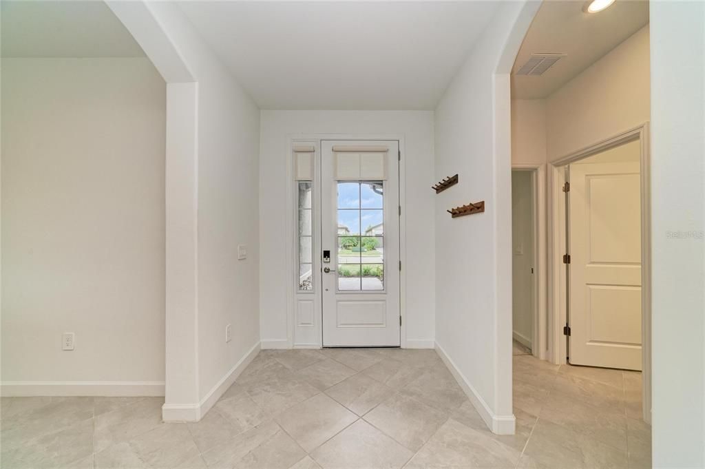 For Sale: $600,000 (4 beds, 2 baths, 2239 Square Feet)