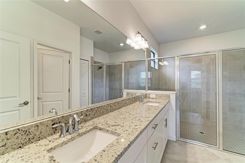 For Sale: $600,000 (4 beds, 2 baths, 2239 Square Feet)