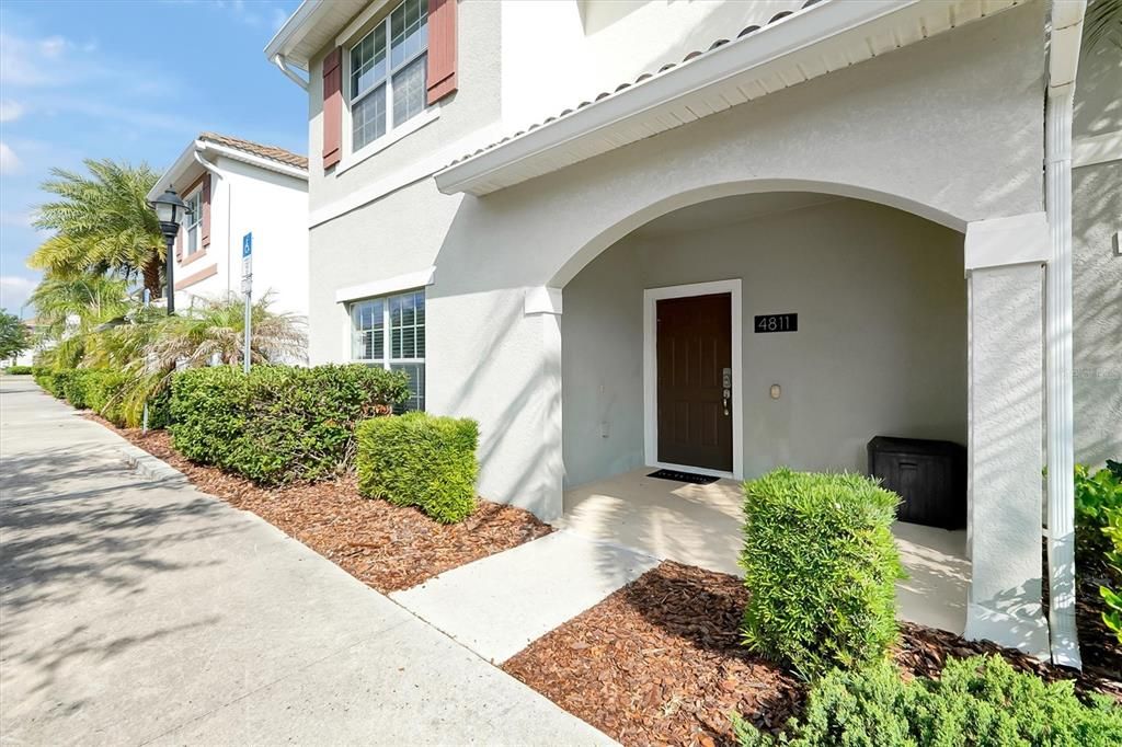 For Sale: $459,900 (5 beds, 4 baths, 2128 Square Feet)