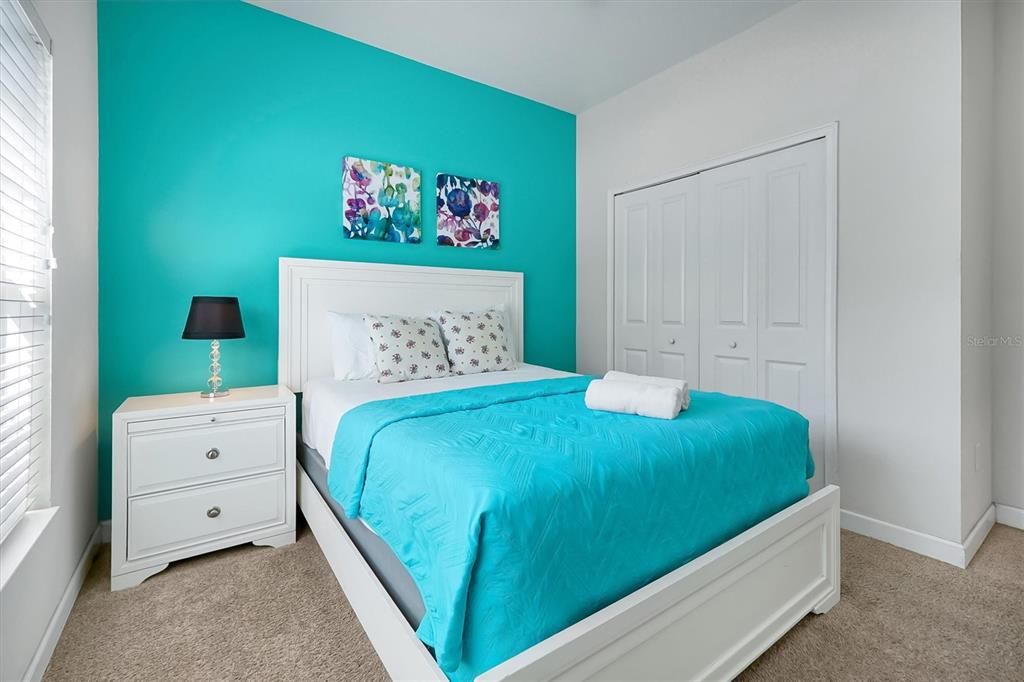 For Sale: $459,900 (5 beds, 4 baths, 2128 Square Feet)
