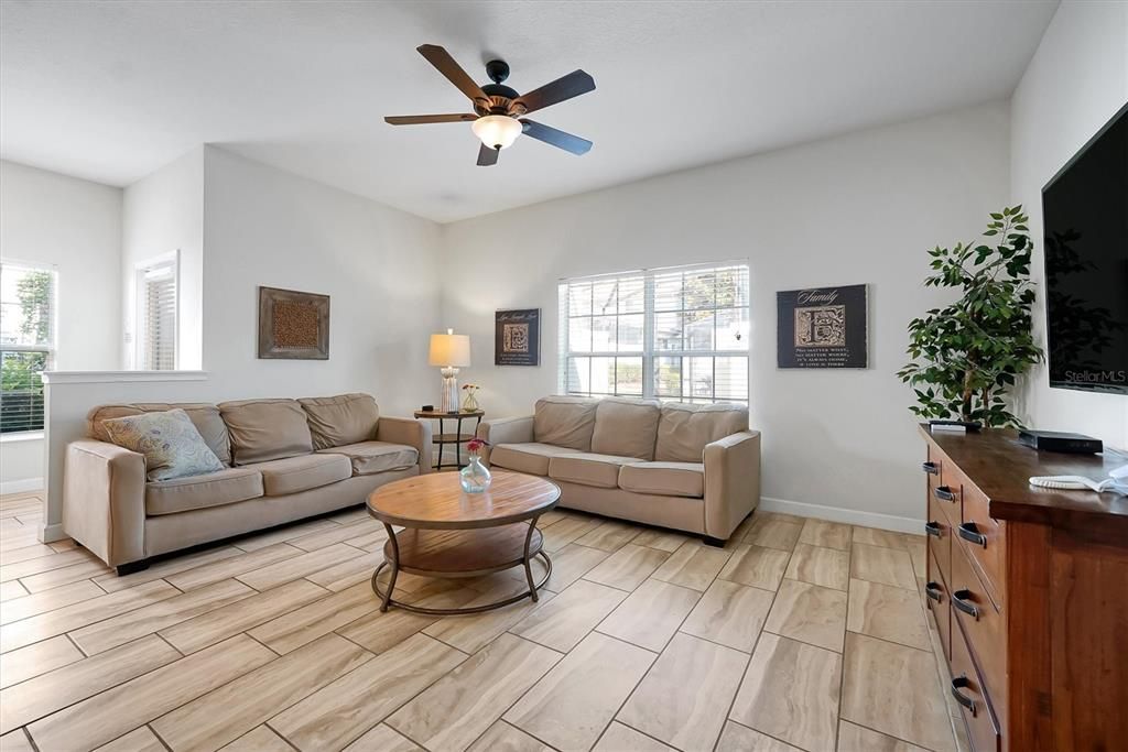 For Sale: $459,900 (5 beds, 4 baths, 2128 Square Feet)