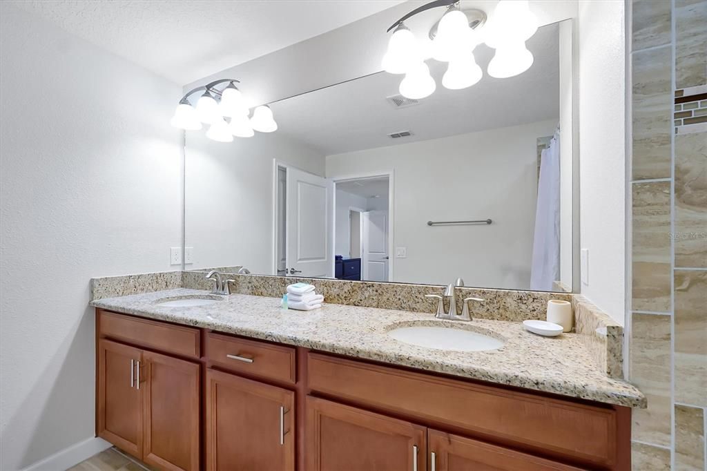 For Sale: $459,900 (5 beds, 4 baths, 2128 Square Feet)