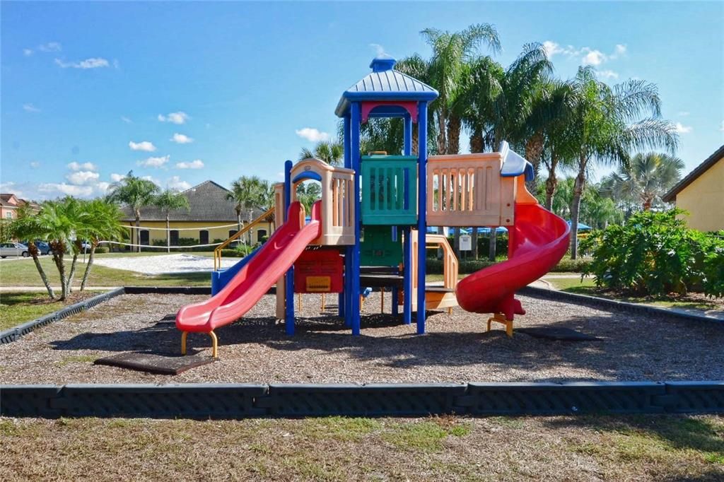 For Sale: $459,900 (5 beds, 4 baths, 2128 Square Feet)