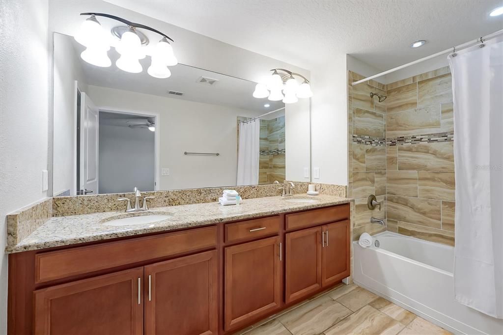 For Sale: $459,900 (5 beds, 4 baths, 2128 Square Feet)