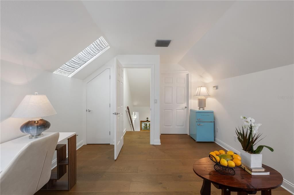 For Sale: $1,999,622 (5 beds, 4 baths, 4965 Square Feet)