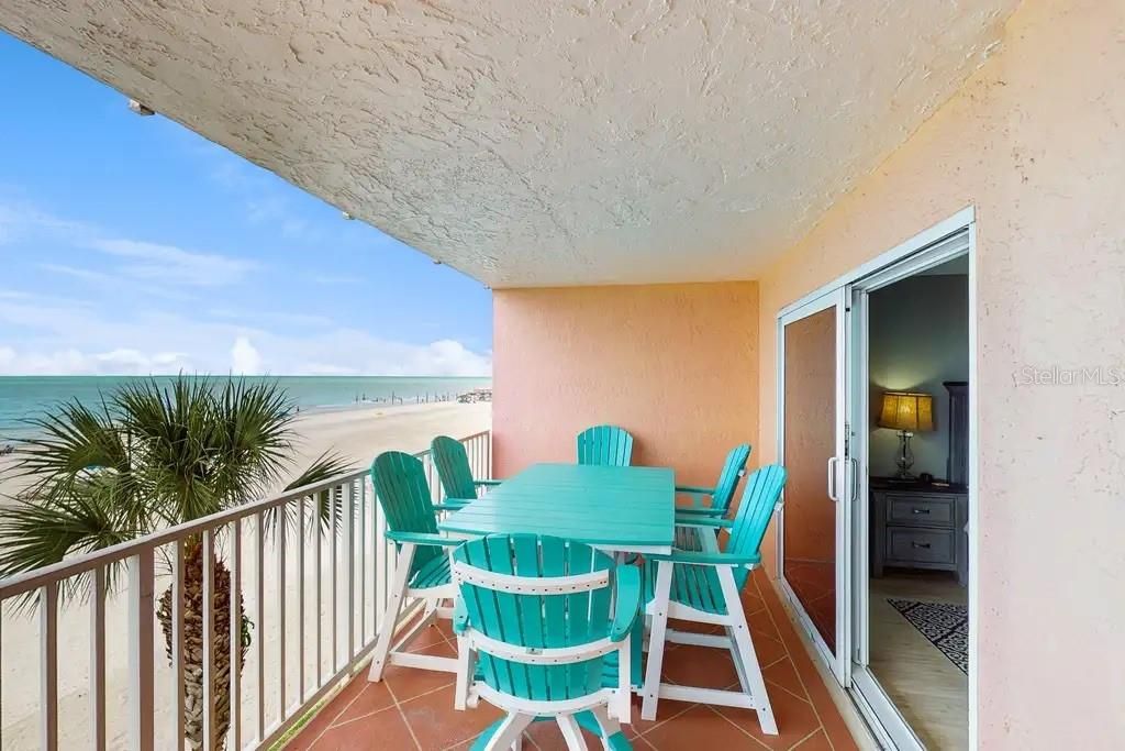 For Sale: $884,900 (3 beds, 2 baths, 1435 Square Feet)
