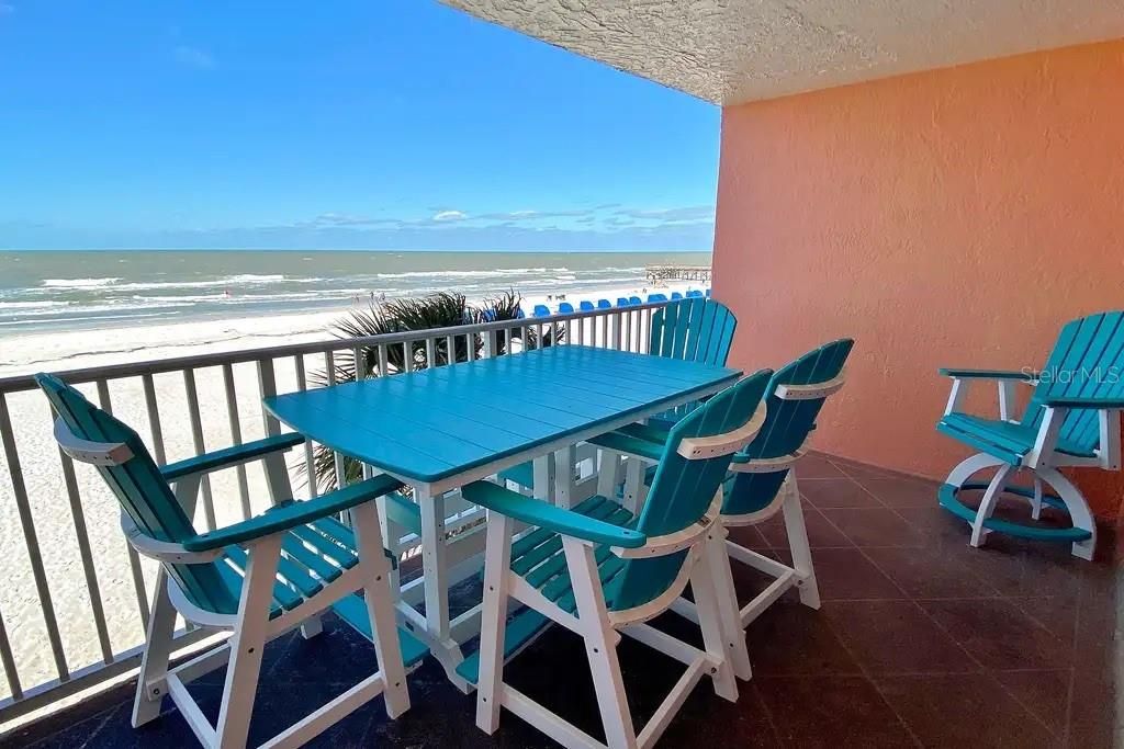 For Sale: $884,900 (3 beds, 2 baths, 1435 Square Feet)