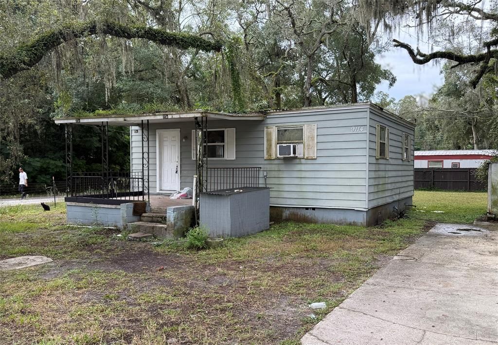 For Sale: $134,900 (4 beds, 2 baths, 1350 Square Feet)