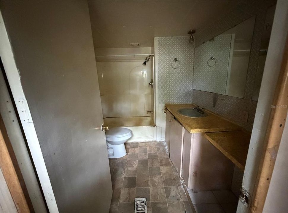 For Sale: $134,900 (4 beds, 2 baths, 1350 Square Feet)