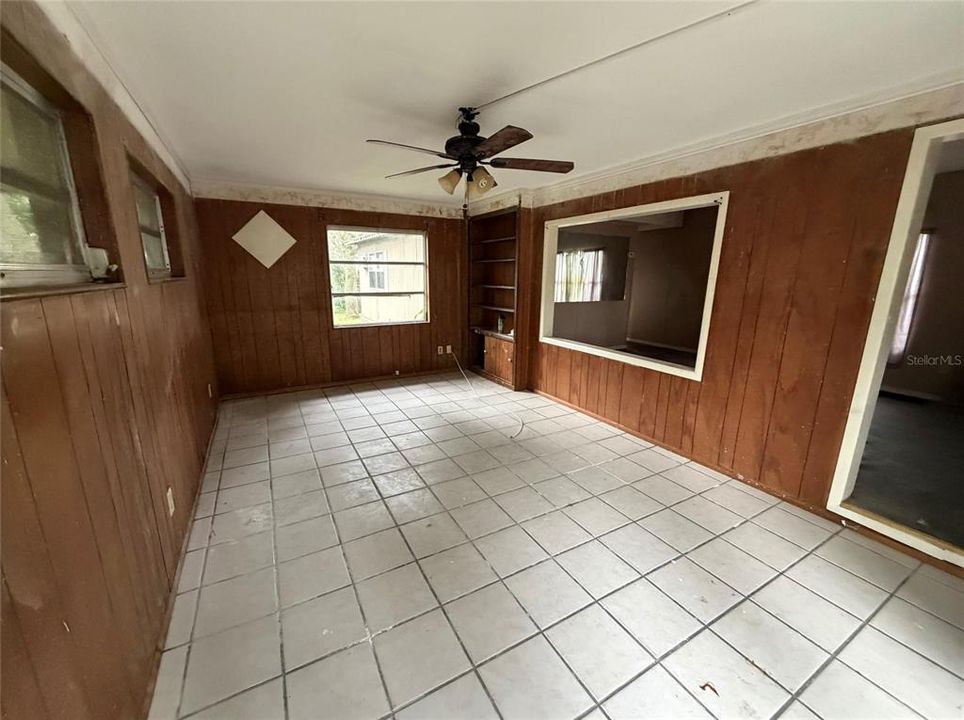For Sale: $134,900 (4 beds, 2 baths, 1350 Square Feet)