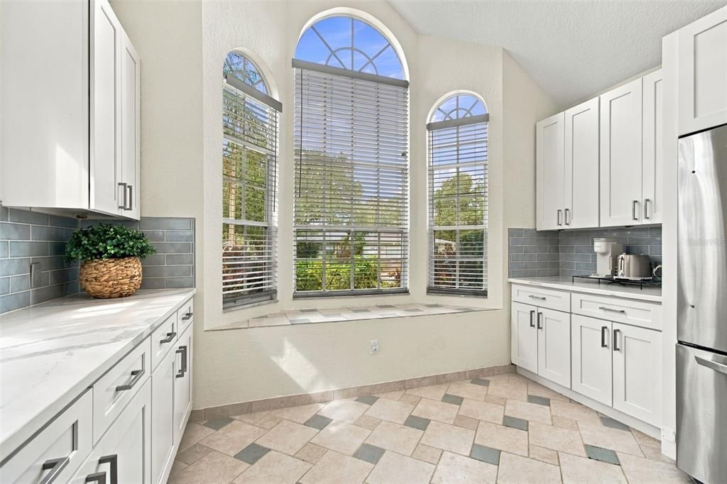 На продажу: $399,900 (3 спален, 2 ванн, 1595 Квадратных фут)