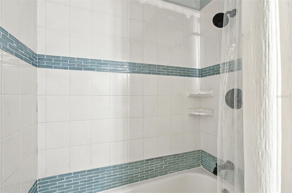 На продажу: $399,900 (3 спален, 2 ванн, 1595 Квадратных фут)