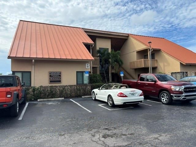 For Sale: $425,000 (0 beds, 0 baths, 1384 Square Feet)