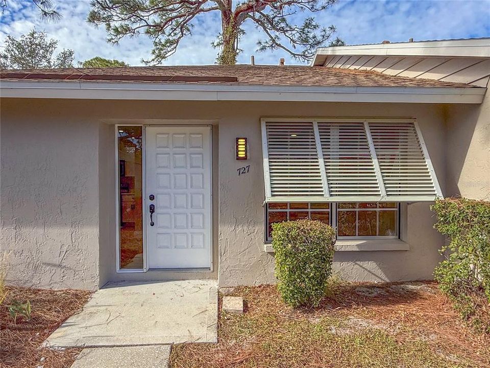 For Sale: $239,000 (2 beds, 2 baths, 936 Square Feet)