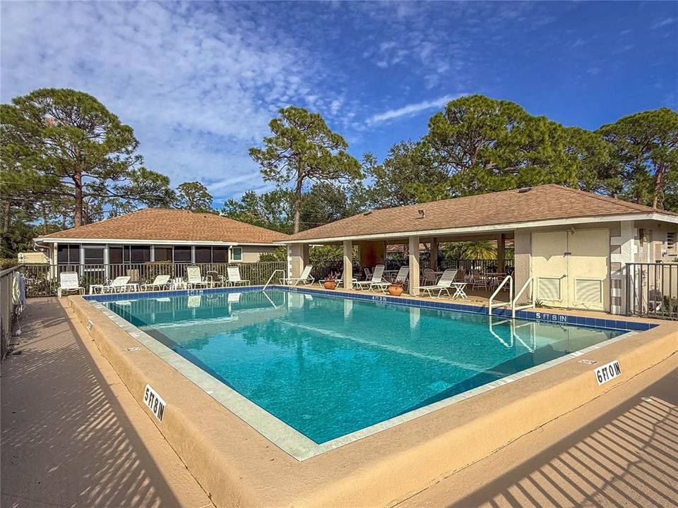 For Sale: $239,000 (2 beds, 2 baths, 936 Square Feet)