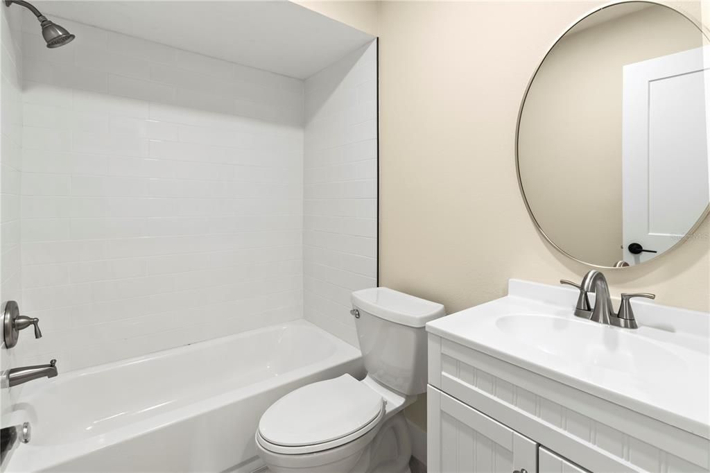 For Sale: $239,000 (2 beds, 2 baths, 936 Square Feet)