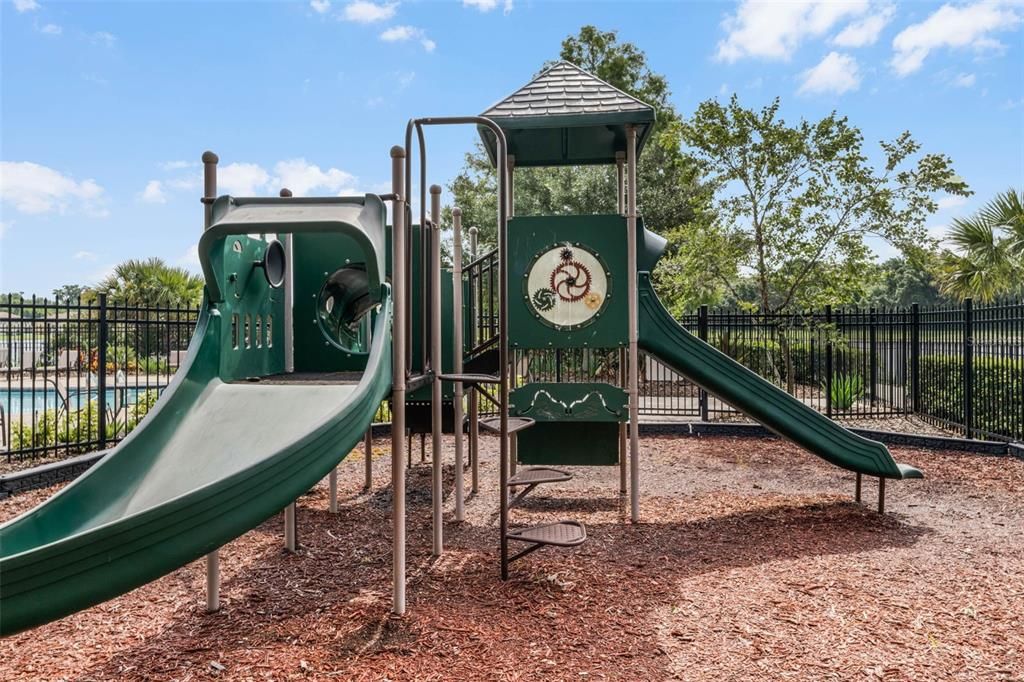 На продажу: $325,000 (3 спален, 2 ванн, 1781 Квадратных фут)