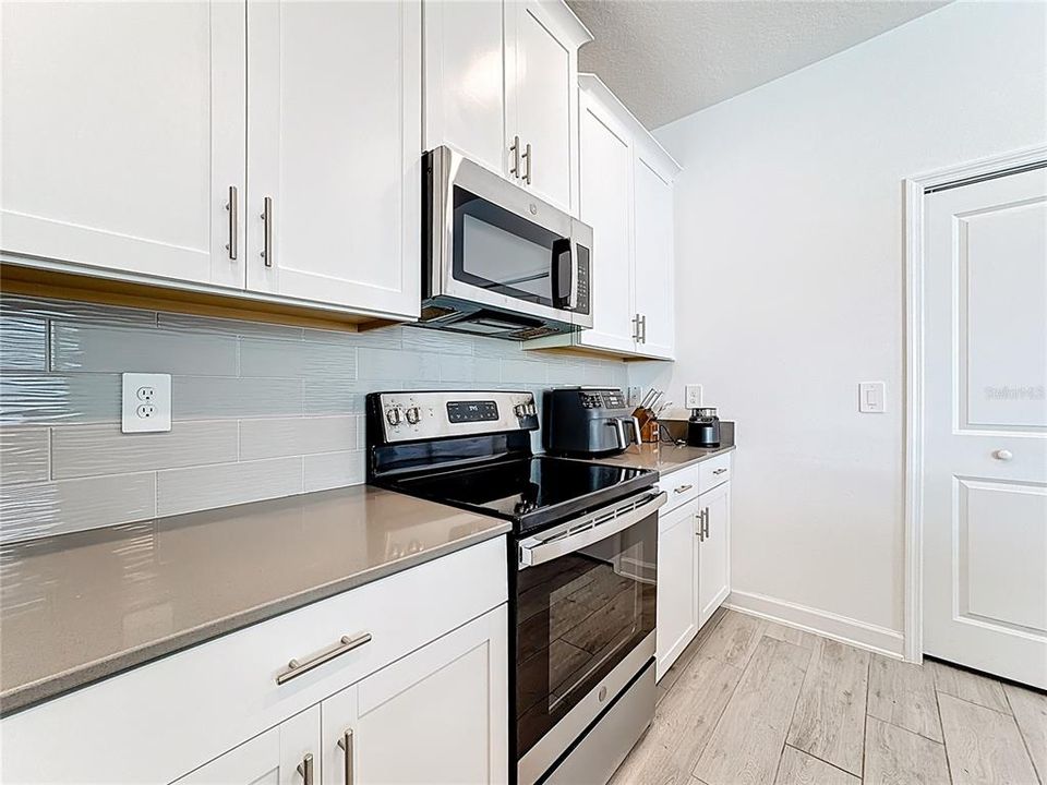 For Rent: $2,400 (3 beds, 2 baths, 1755 Square Feet)