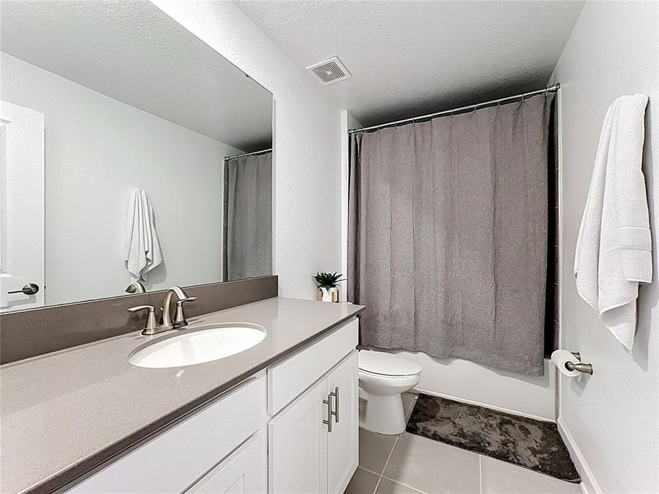 For Rent: $2,400 (3 beds, 2 baths, 1755 Square Feet)