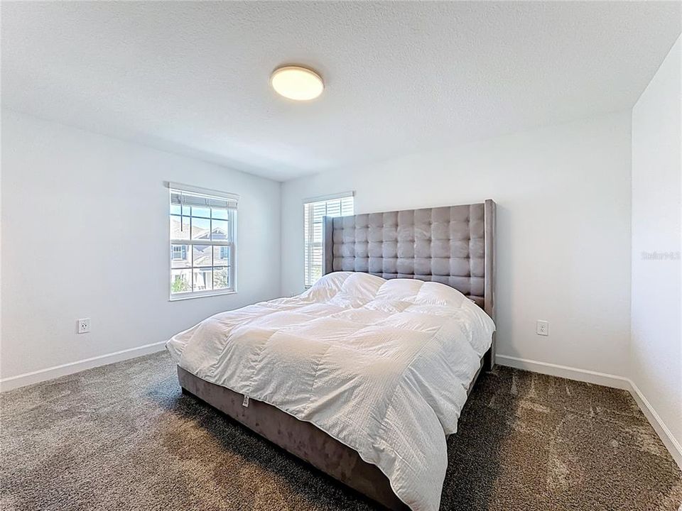 For Rent: $2,400 (3 beds, 2 baths, 1755 Square Feet)