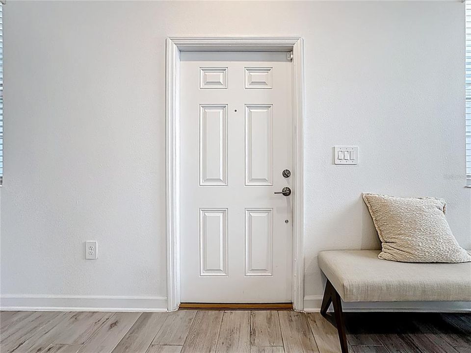 For Rent: $2,400 (3 beds, 2 baths, 1755 Square Feet)