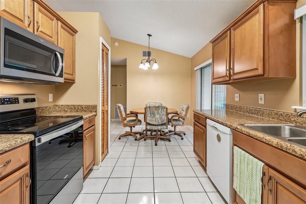 待售: $315,000 (3 贝兹, 2 浴室, 1291 平方英尺)