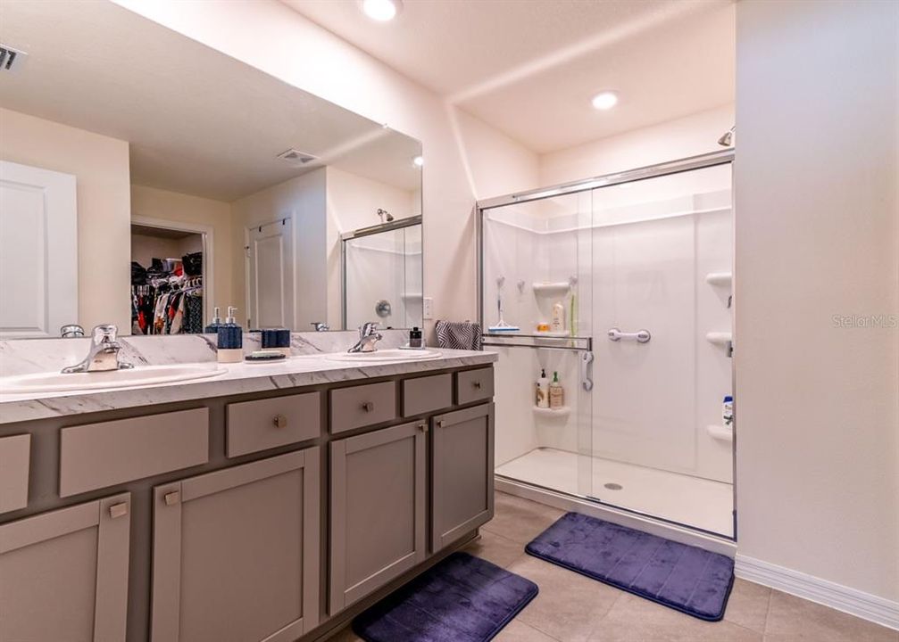 En Renta: $2,425 (4 camas, 2 baños, 1828 Pies cuadrados)