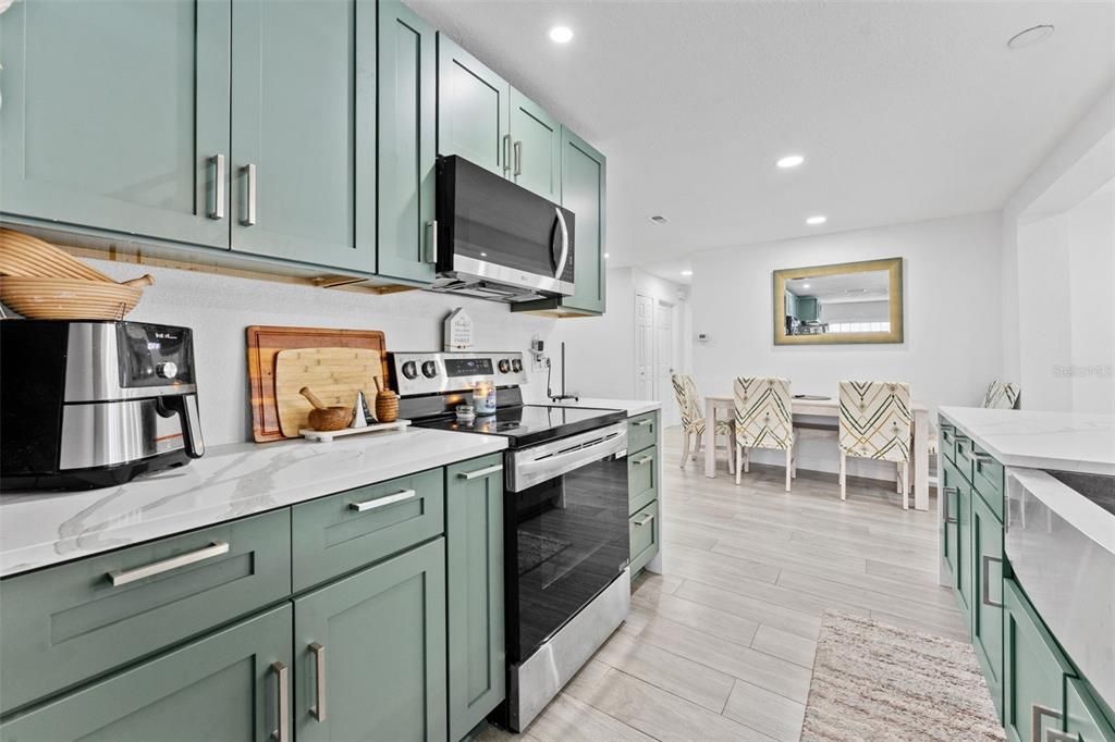 На продажу: $425,000 (3 спален, 2 ванн, 1533 Квадратных фут)