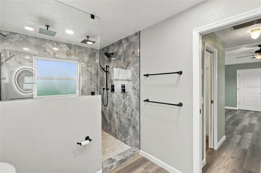 На продажу: $749,999 (3 спален, 3 ванн, 3331 Квадратных фут)
