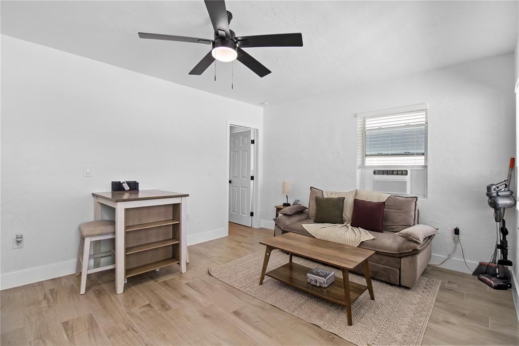 For Sale: $459,000 (2 beds, 2 baths, 875 Square Feet)