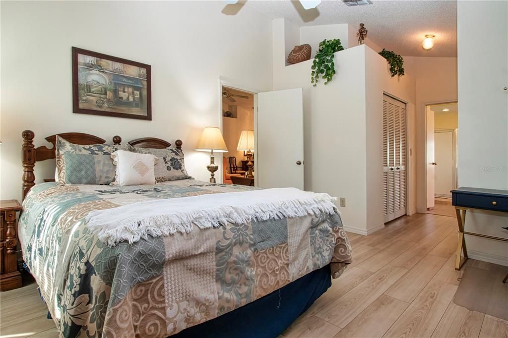 Activo con contrato: $279,900 (2 camas, 2 baños, 1790 Pies cuadrados)