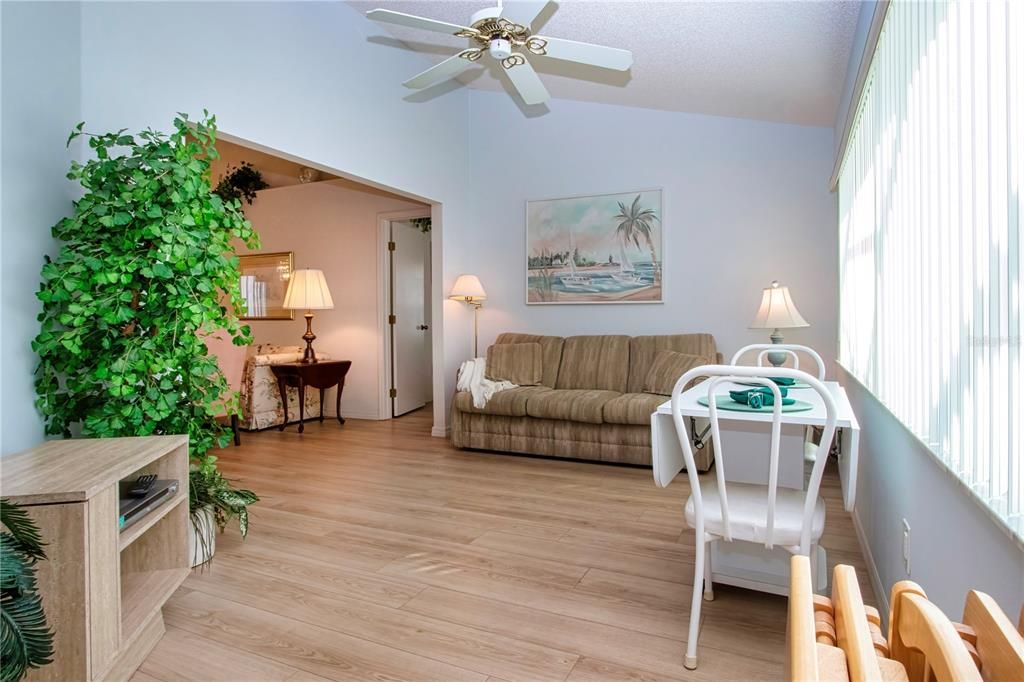 Activo con contrato: $279,900 (2 camas, 2 baños, 1790 Pies cuadrados)