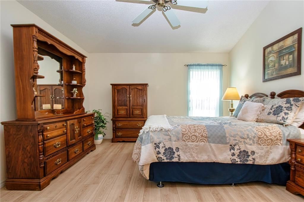 Activo con contrato: $279,900 (2 camas, 2 baños, 1790 Pies cuadrados)