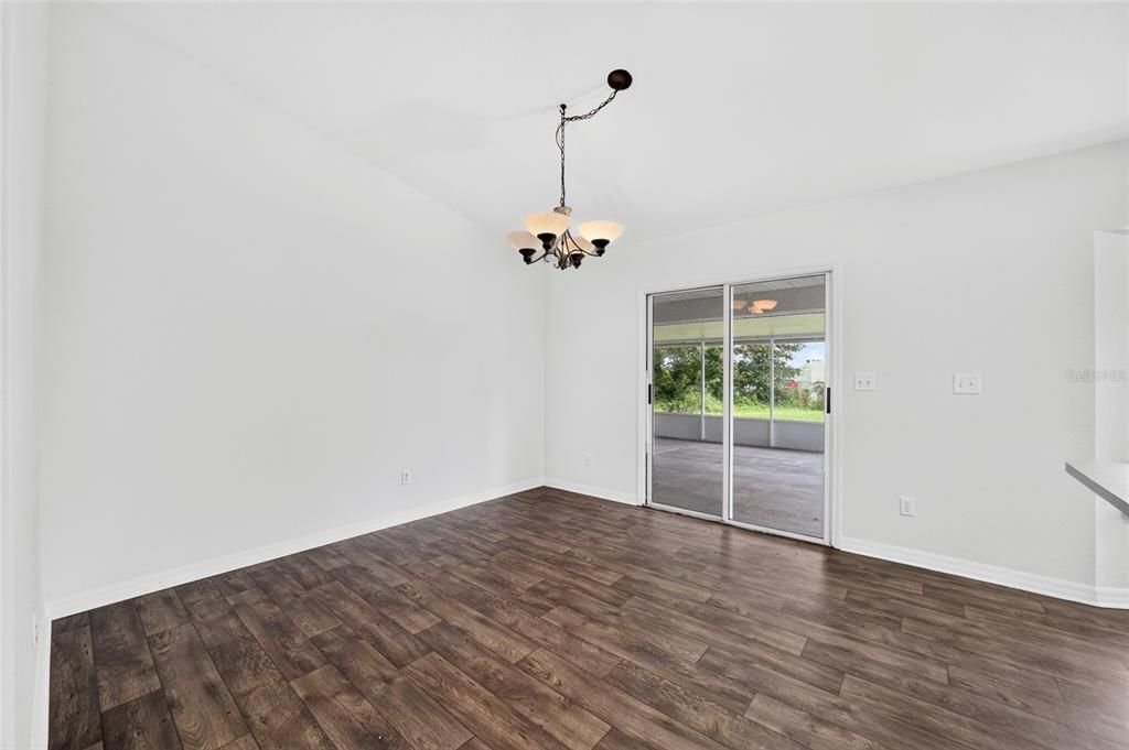 На продажу: $229,999 (3 спален, 2 ванн, 1594 Квадратных фут)