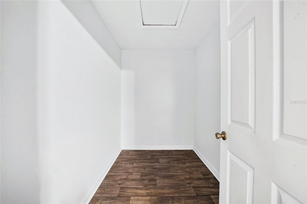 На продажу: $229,999 (3 спален, 2 ванн, 1594 Квадратных фут)