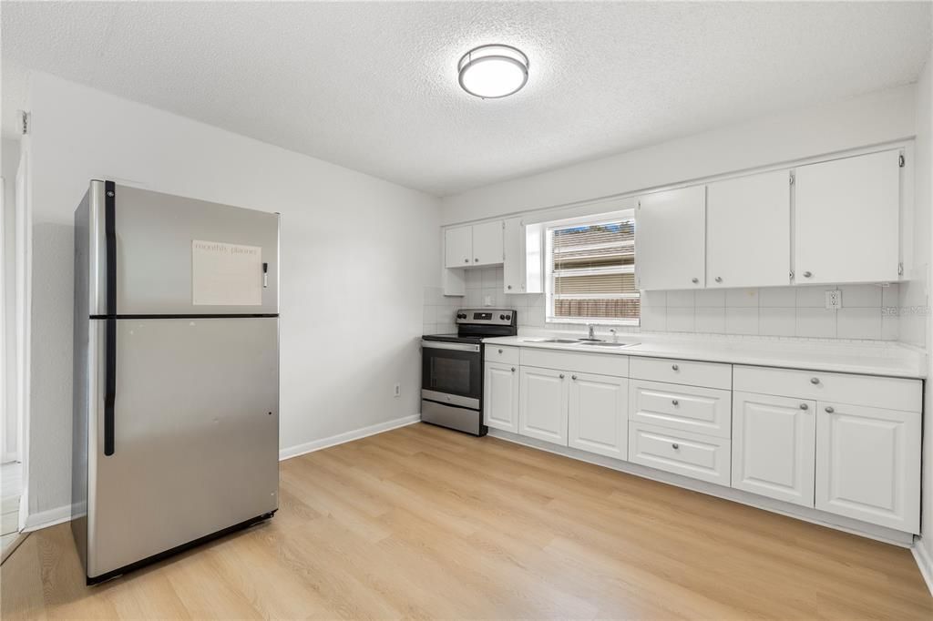 En Venta: $310,000 (4 camas, 0 baños, 1400 Pies cuadrados)