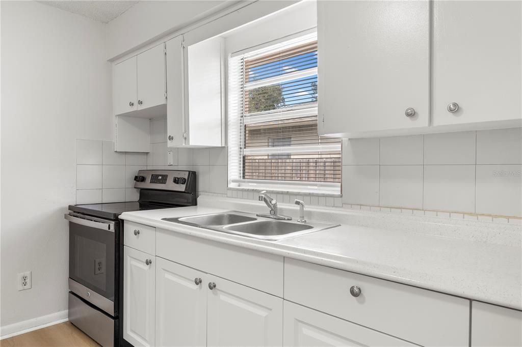 En Venta: $310,000 (4 camas, 0 baños, 1400 Pies cuadrados)