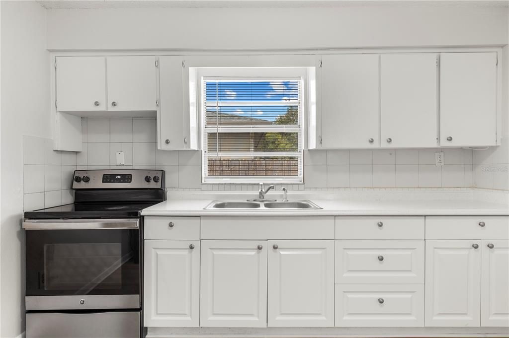 En Venta: $310,000 (4 camas, 0 baños, 1400 Pies cuadrados)