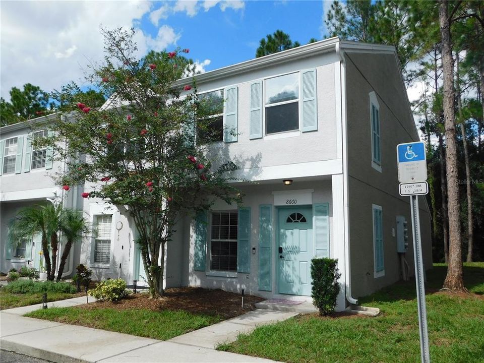For Rent: $1,900 (2 beds, 2 baths, 1184 Square Feet)