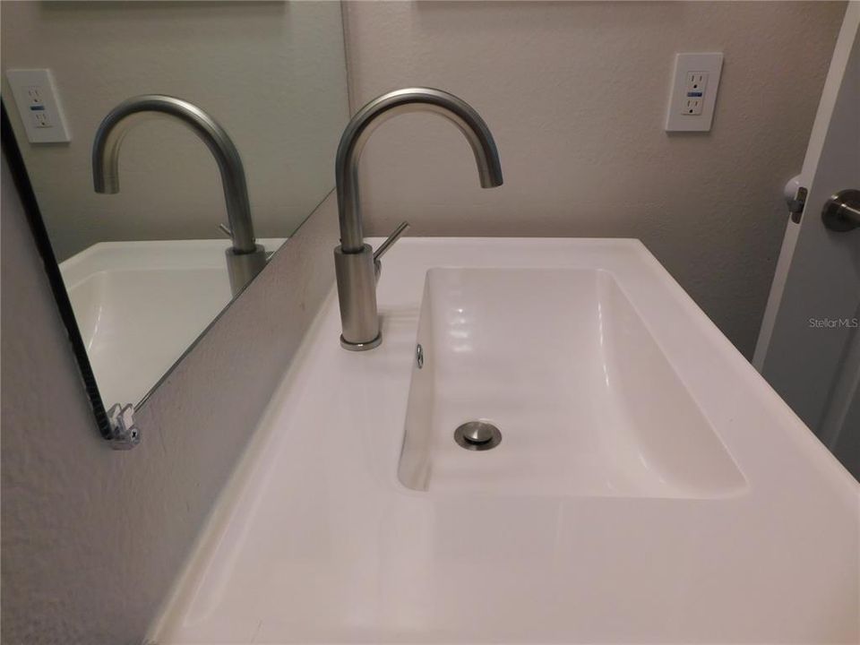 For Rent: $1,900 (2 beds, 2 baths, 1184 Square Feet)