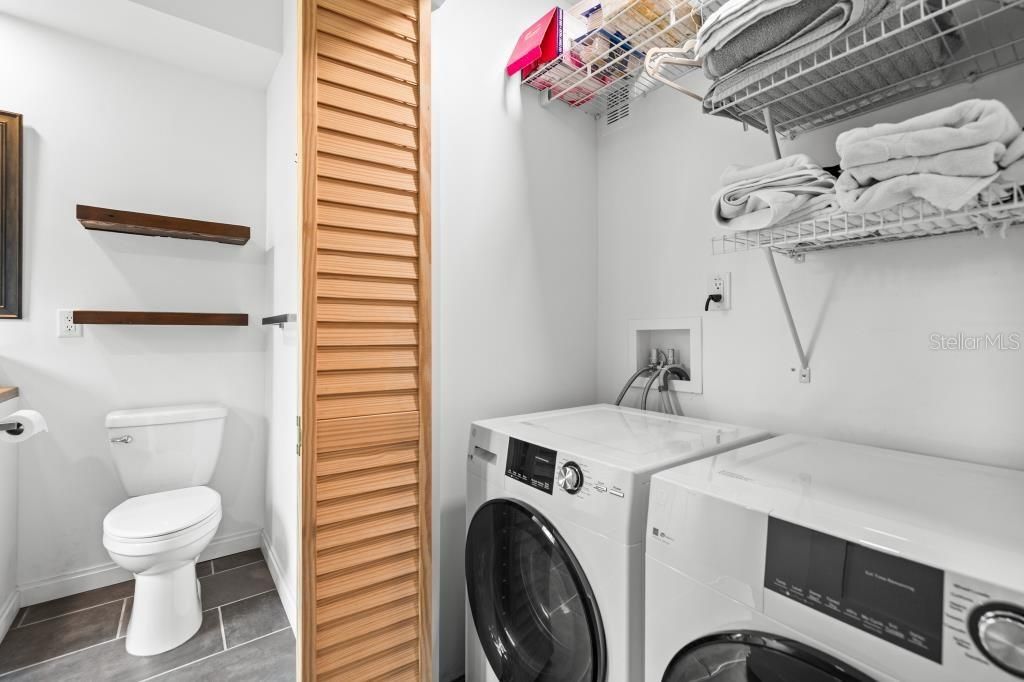 На продажу: $825,000 (2 спален, 2 ванн, 2400 Квадратных фут)